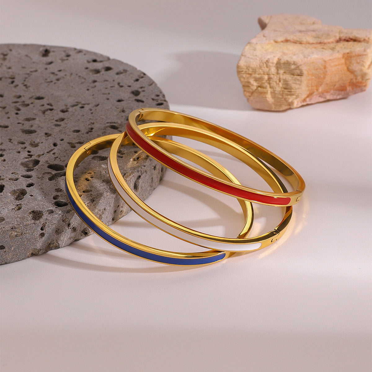 Bracciale a Polsino Minimalista Geometrico in Acciaio Inossidabile Smaltato per Donna e Uomo