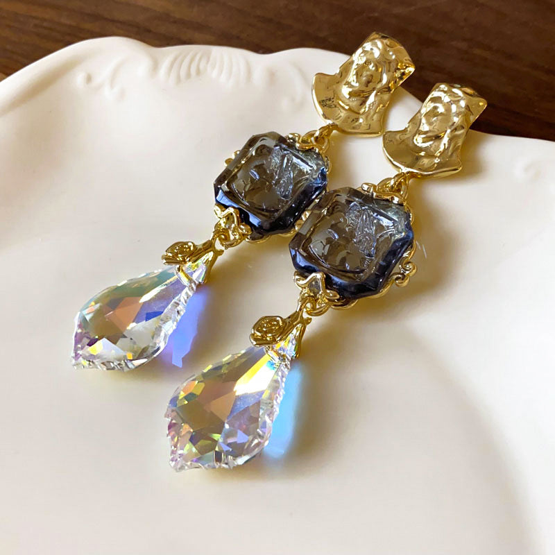 Orecchini vintage chic floreali e geometrici traforati da donna con base in rame placcato oro e perni in acciaio inossidabile