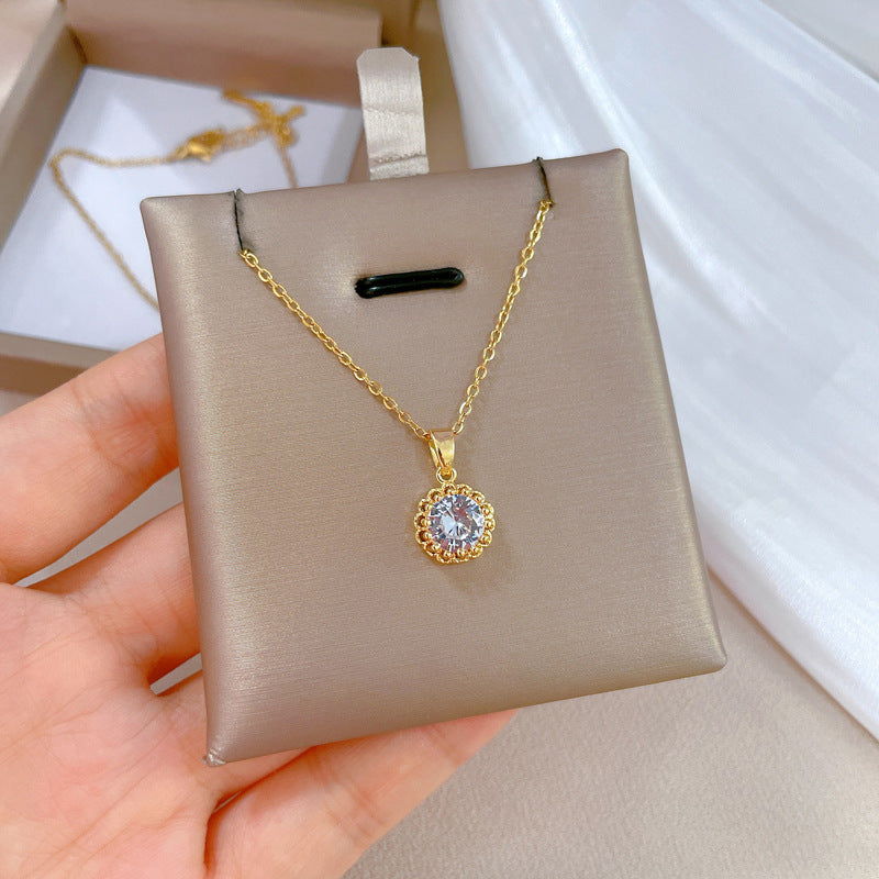 Collana a Catena Lusso Unisex con Ciondolo Geometrico in Acciaio al Titanio e Intarsio di Strass