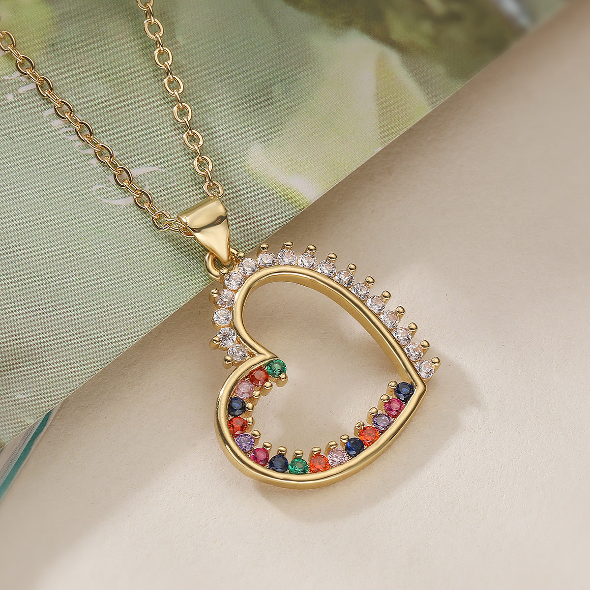 Minimalist Elegant 18K Gold Plated Brass Heart Cubic Zirconia Pendant Necklace for Women