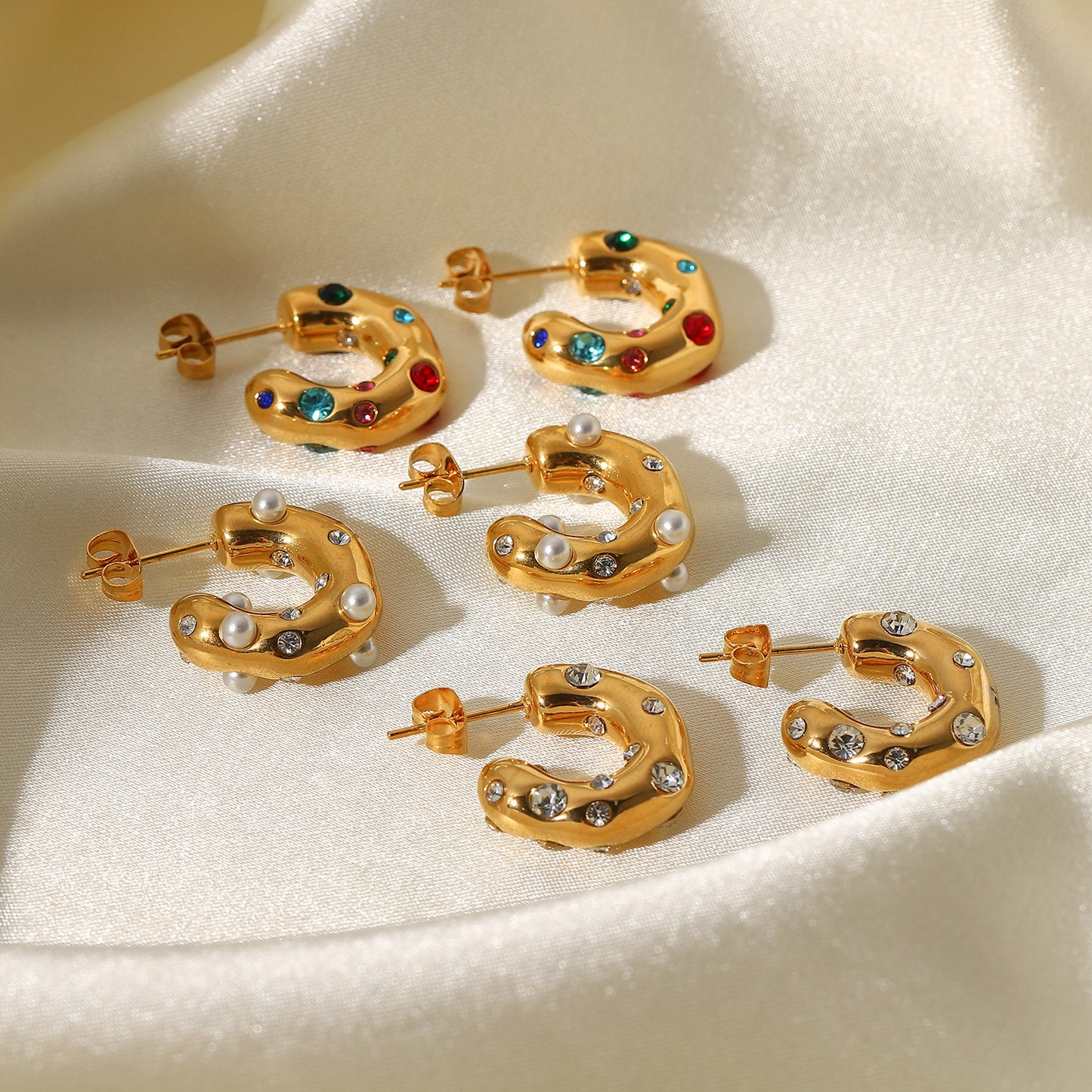 INS Style Geometric Hammered Texture C-Shaped Hoop Earrings with Zircon and Pearl Inlay in 18K Gold Plated Stainless Steel for Women