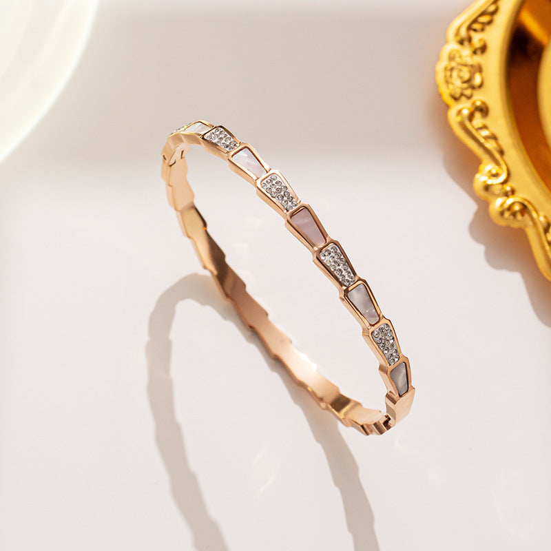 Light Luxury Fan-Shaped White Abalone Inlaid Stainless Steel Snake Chain Bracelet for Women