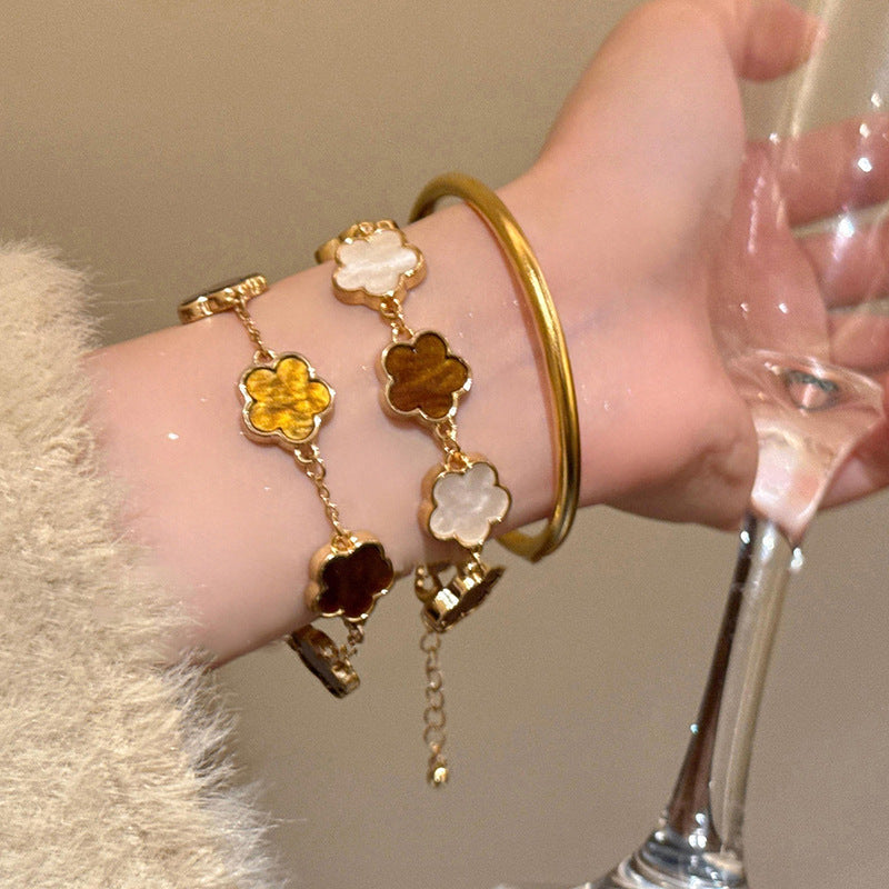Elegant Floral Enamel Bracelet for Women in Alloy with Vintage Minimalist Style