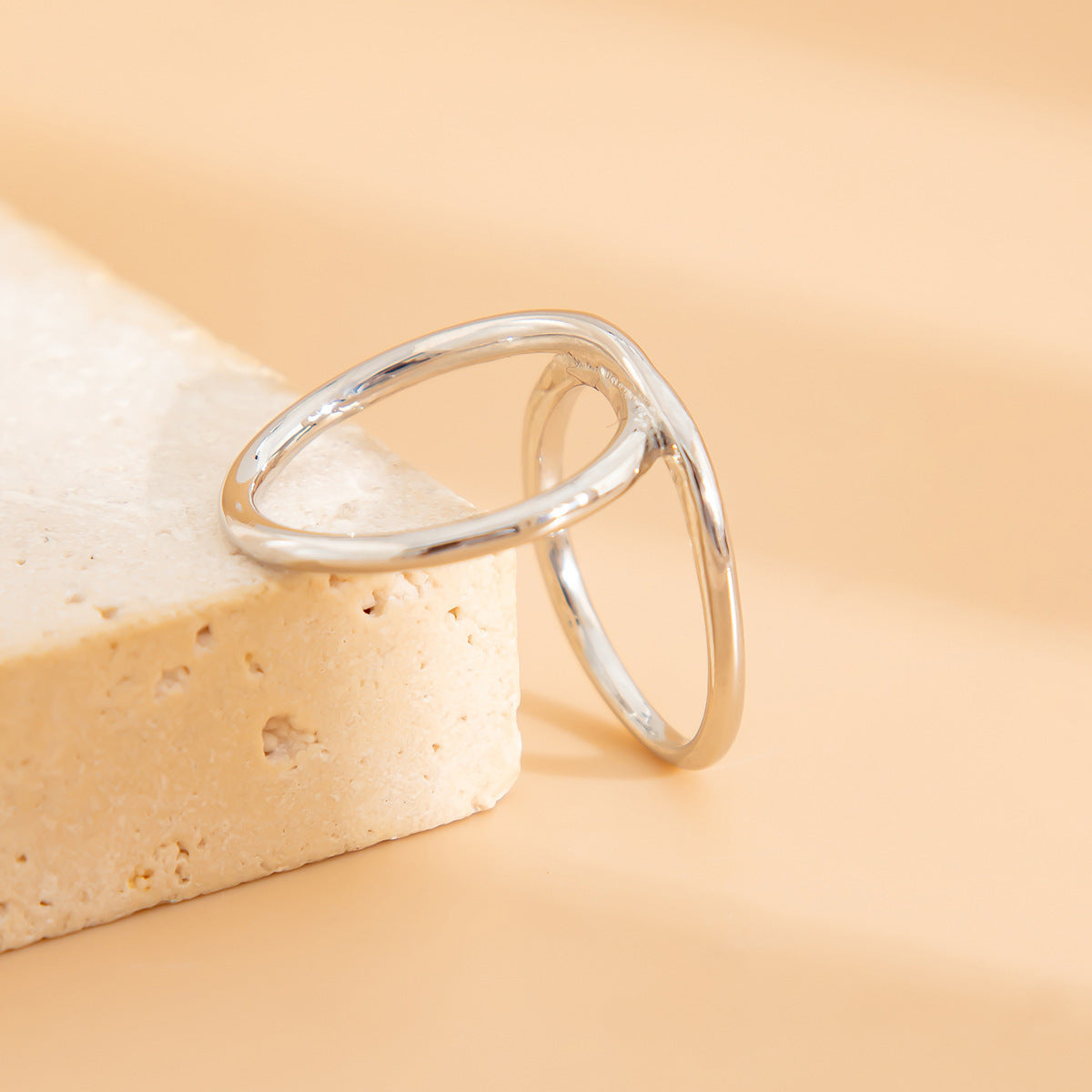 Geometric Round Hollow Out Plated Zinc Alloy Ring for Women