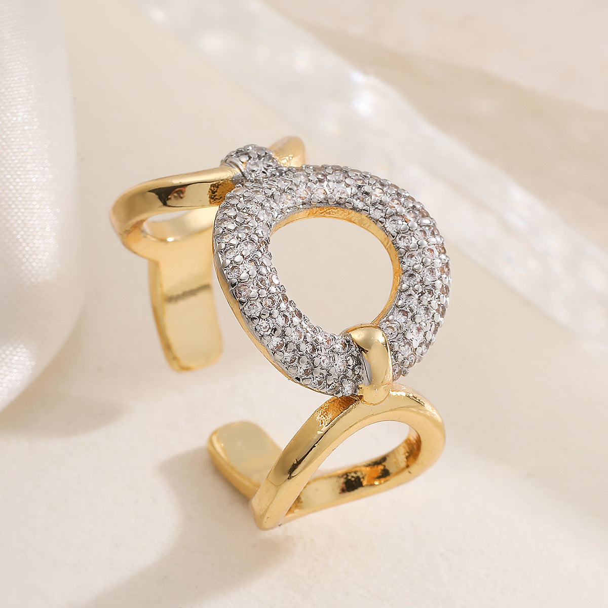 Minimalist Luxury Two-Tone Plated Geometric Flower Micro-Inlaid Cubic Zirconia Brass Ring for Women