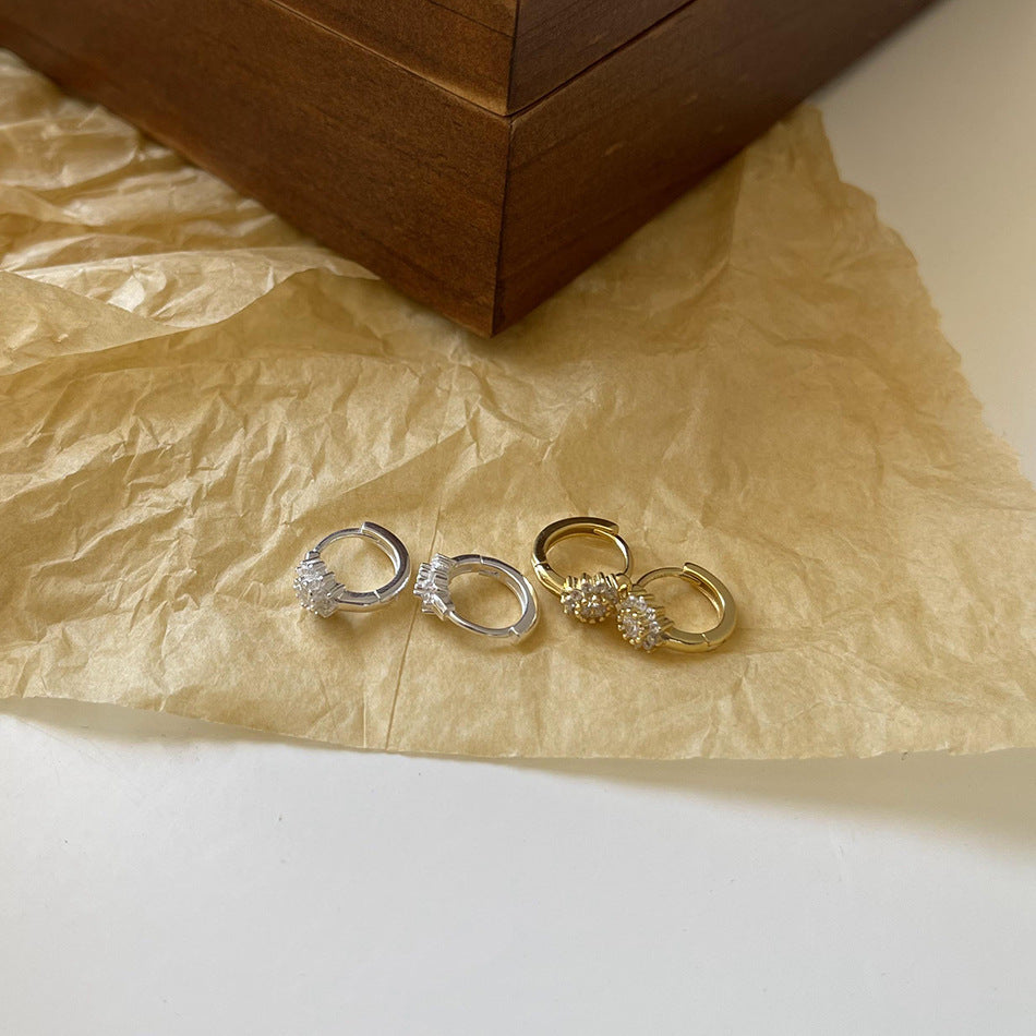 Pendientes de aro minimalistas con forma de estrella de plata de ley 925 con incrustaciones de diamantes de imitación, hechos a mano