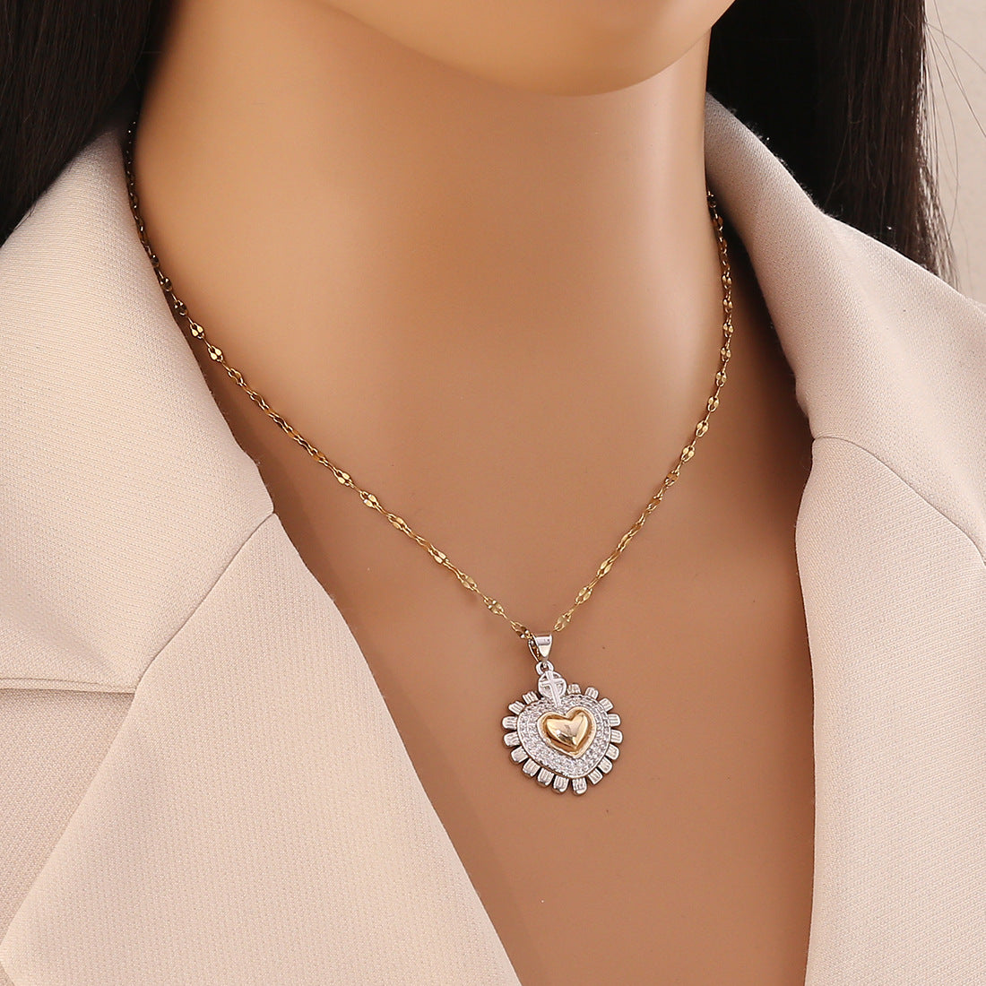 Fashionable Heart-Shaped Copper Pendant Necklace with Gold-Tone Accents for Women