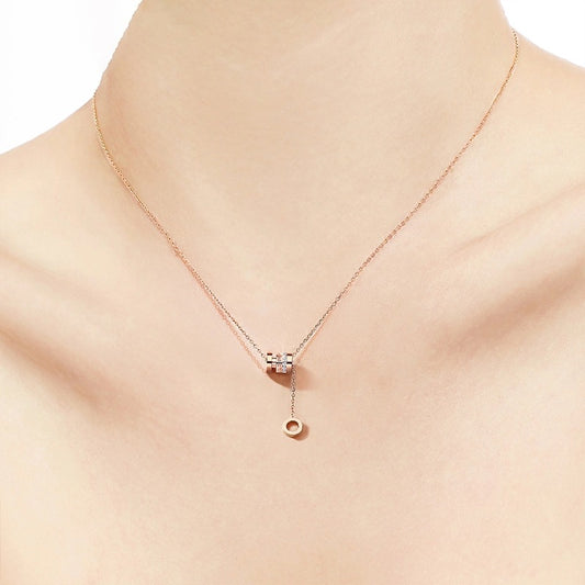 Collar Colgante Minimalista Geométrico de Acero Titanio con Acabado Chapado para Mujeres y Hombres