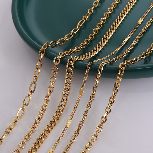 Collar de cadena en O de acero de titanio geométrico minimalista chapado en oro de 18 quilates para mujer