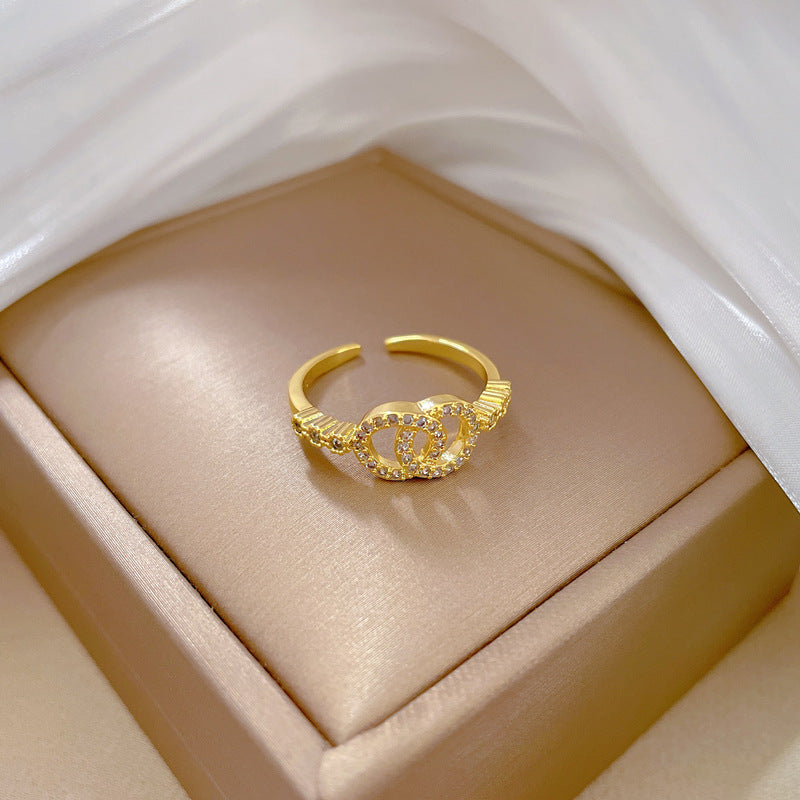 Anello da Donna Minimalista con Corona Placcata Oro in Ottone