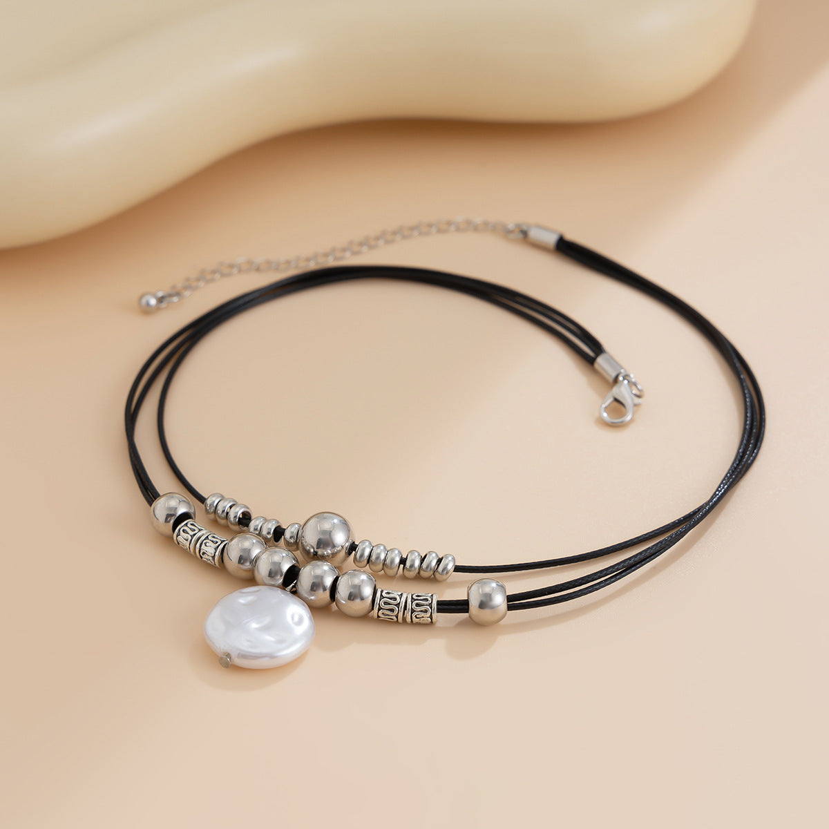 Collar con colgante geométrico minimalista de imitación de perla y borla para mujer