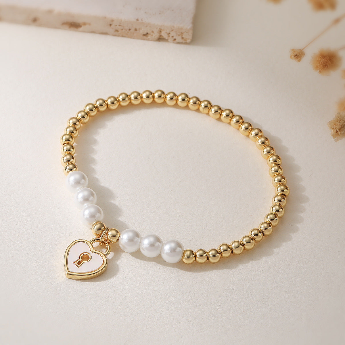 Fashion Minimalist Geometric Copper Bracelet with 18K Gold Plated White Shell Pendant and Pearl Beads for Women