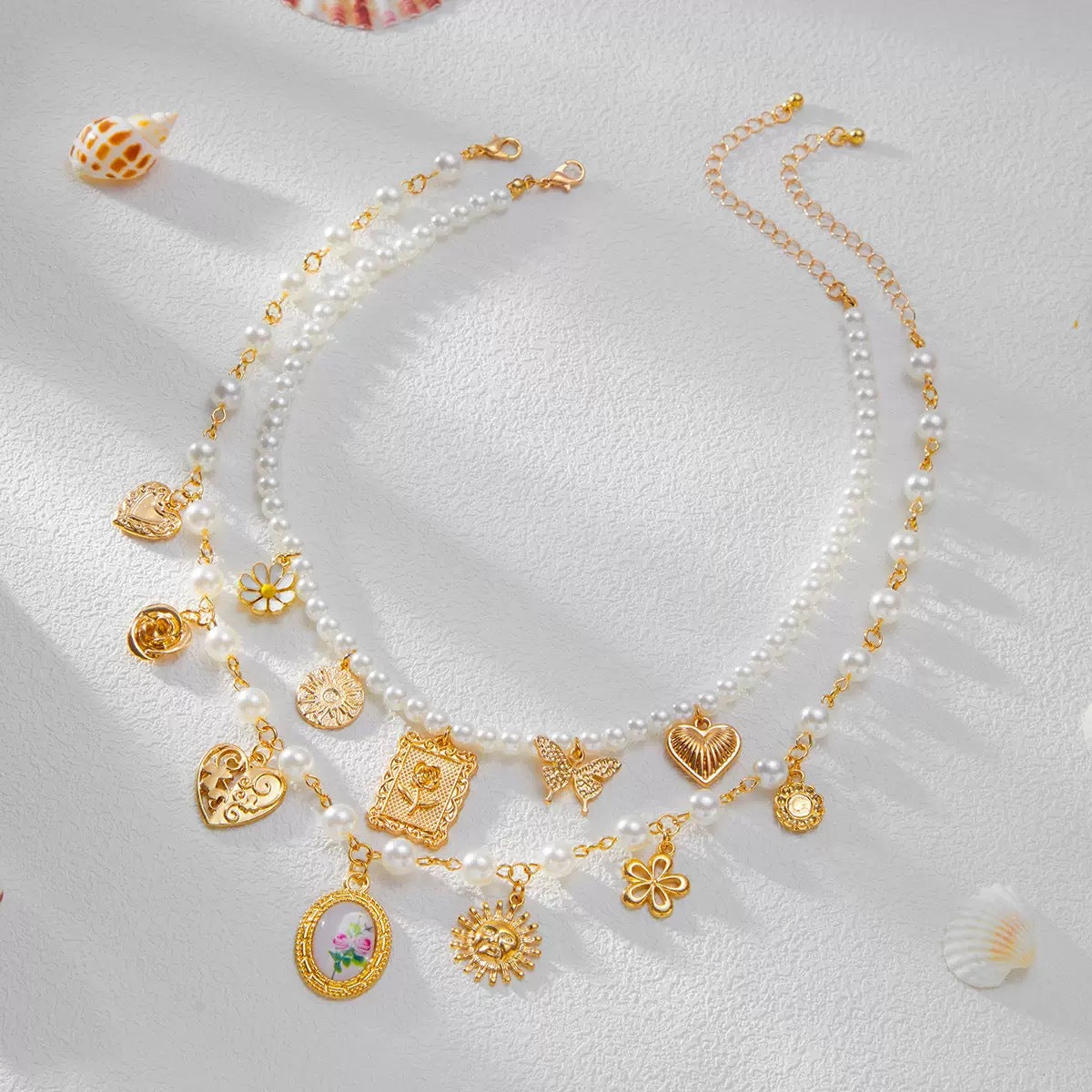 Collar con colgante en forma de corazón floral bohemio chapado en aleación con borla de perlas de imitación para mujer
