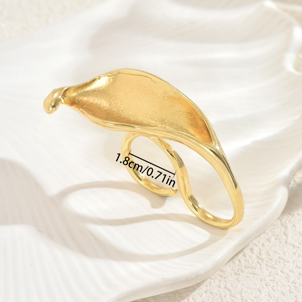Anillo Abierto Minimalista con Forma de Hoja Mate para Mujer en Aleación de Zinc con Acabado Chapado
