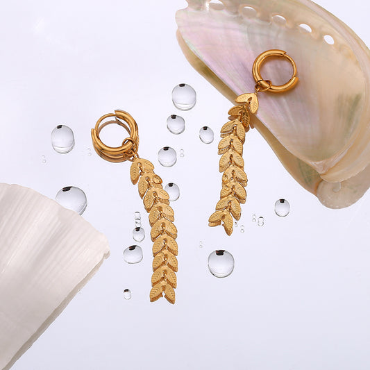 Pendientes de acero inoxidable con forma de hoja geométrica, diseño minimalista, con baño de oro de 18 quilates y cadena de cola de pez