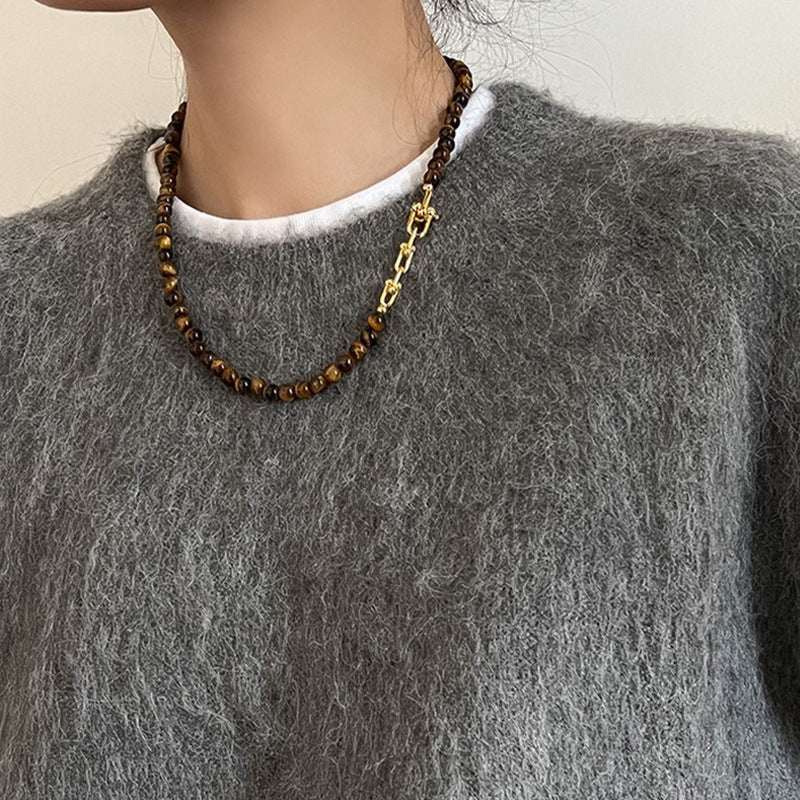 Collana Minimalista Geometrica a Y in Acciaio al Titanio Placcato per Donne e Uomini con Elementi Cosmici e Naturali