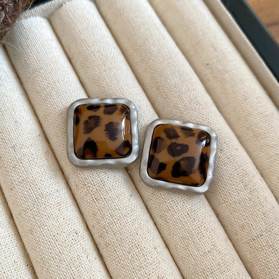 Pendientes de tuerca retro geométricos con diseño de estampado de leopardo con textura de terciopelo para mujer, aleación galvanizada, accesorio de moda minimalista de lujo