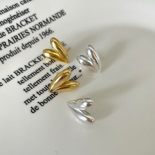 Orecchini a perno a forma di cuore minimalisti in argento sterling 925 con incastonatura micro-pavé