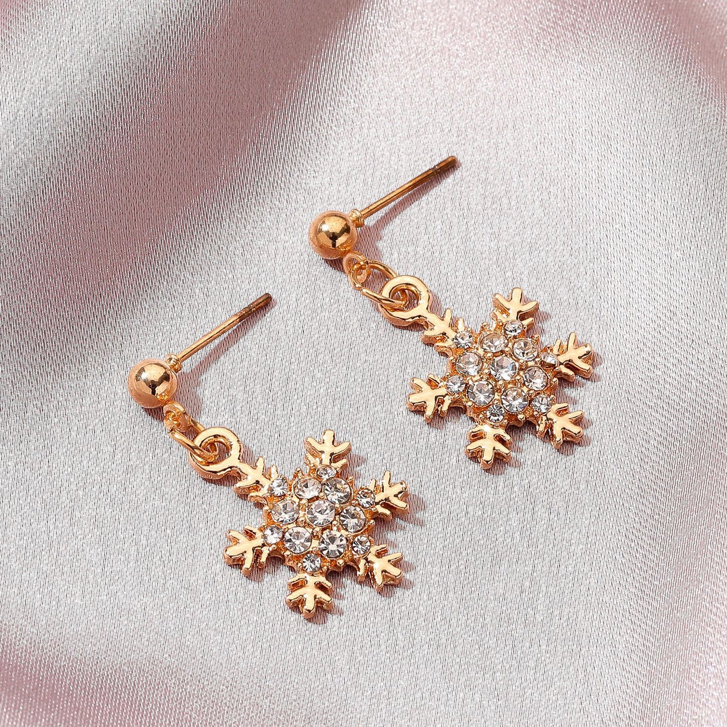 Pendientes de botón minimalistas de copo de nieve para mujer, aretes de aleación con incrustaciones de diamantes de imitación, acabado galvanizado, diseño geométrico con temática navideña