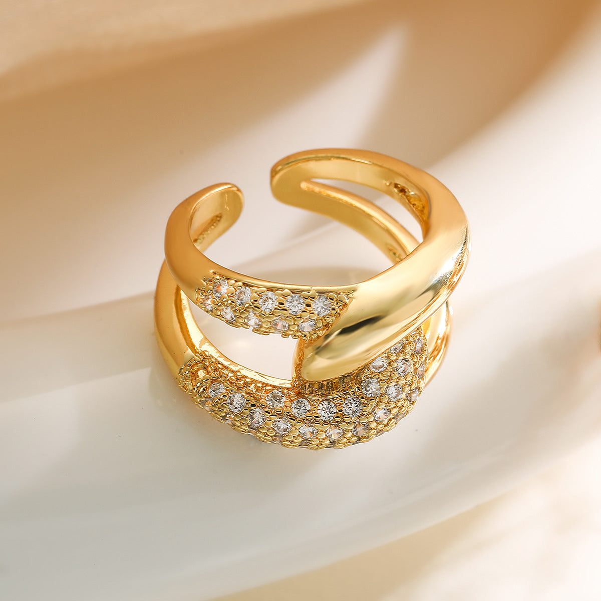 Anello aperto geometrico da donna in rame con placcatura in oro 18K e intarsio di zirconi, gioielli di lusso minimalisti e alla moda