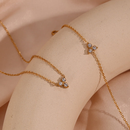 Pulsera de Mujer con Diseño Floral de Loto, Chapada en Oro de 18K, Acero Inoxidable y Diamantes de Imitación, Estilo Elegante