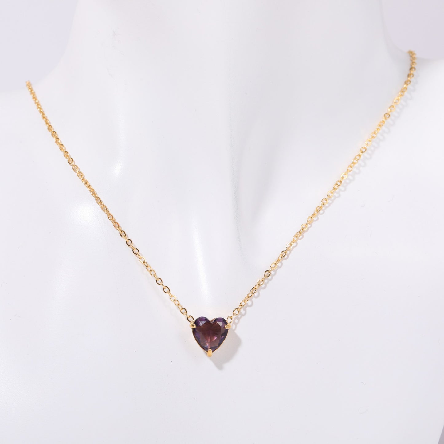 Collana con ciondolo geometrico alla moda in acciaio inossidabile con ciondolo a forma di cuore in pietra portafortuna in acciaio al titanio elettrolitico e catena a O