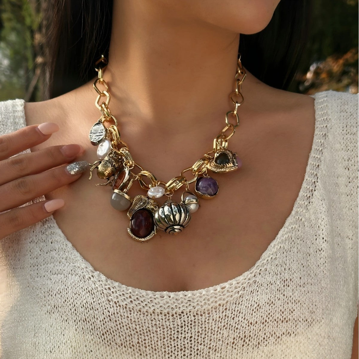 Collana da donna a catena con cavo placcato in lega con ciondolo a forma di cuore barocco vintage, coccinella e perla