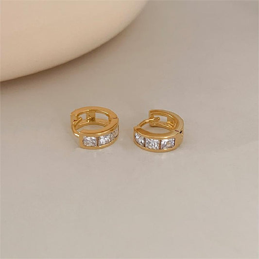 Orecchini a perno geometrici quadrati minimalisti con zircone in argento sterling 925 con finitura placcata