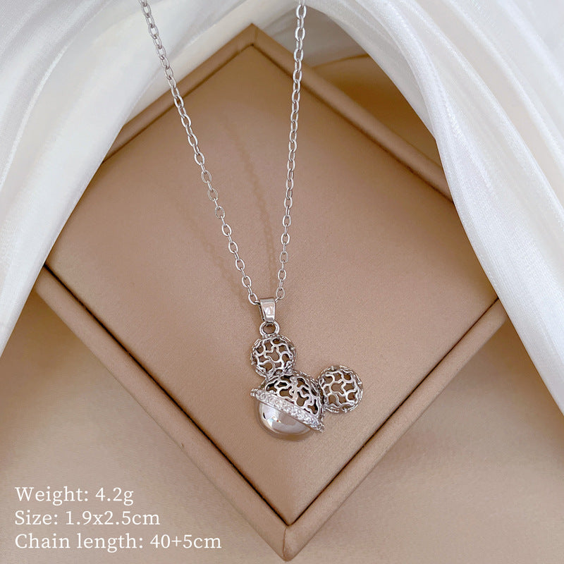 Geometric Minimalist Titanium Steel Lip Chain Necklace with Copper Pendant and Rhinestone Inlay