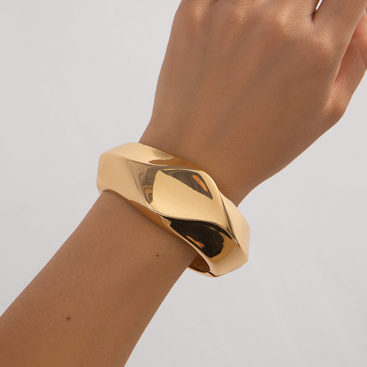 Streetwear Geometric Alloy Plated Bangle Bracelet