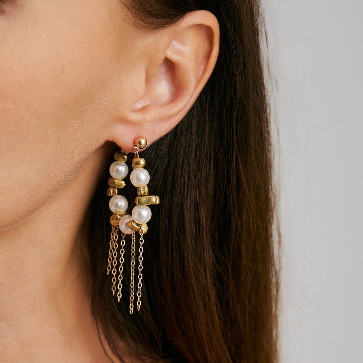 Orecchini a Nappa Irregolari Stile Geometrico Color Argento da Donna con Perle Imitazione e Finitura Galvanizzata