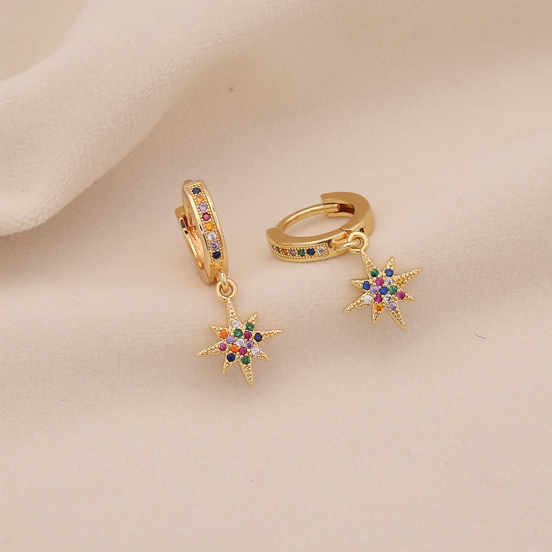 Orecchini a forma di Stella e Luna in Rame con Zirconi Micro-Pavé da Donna