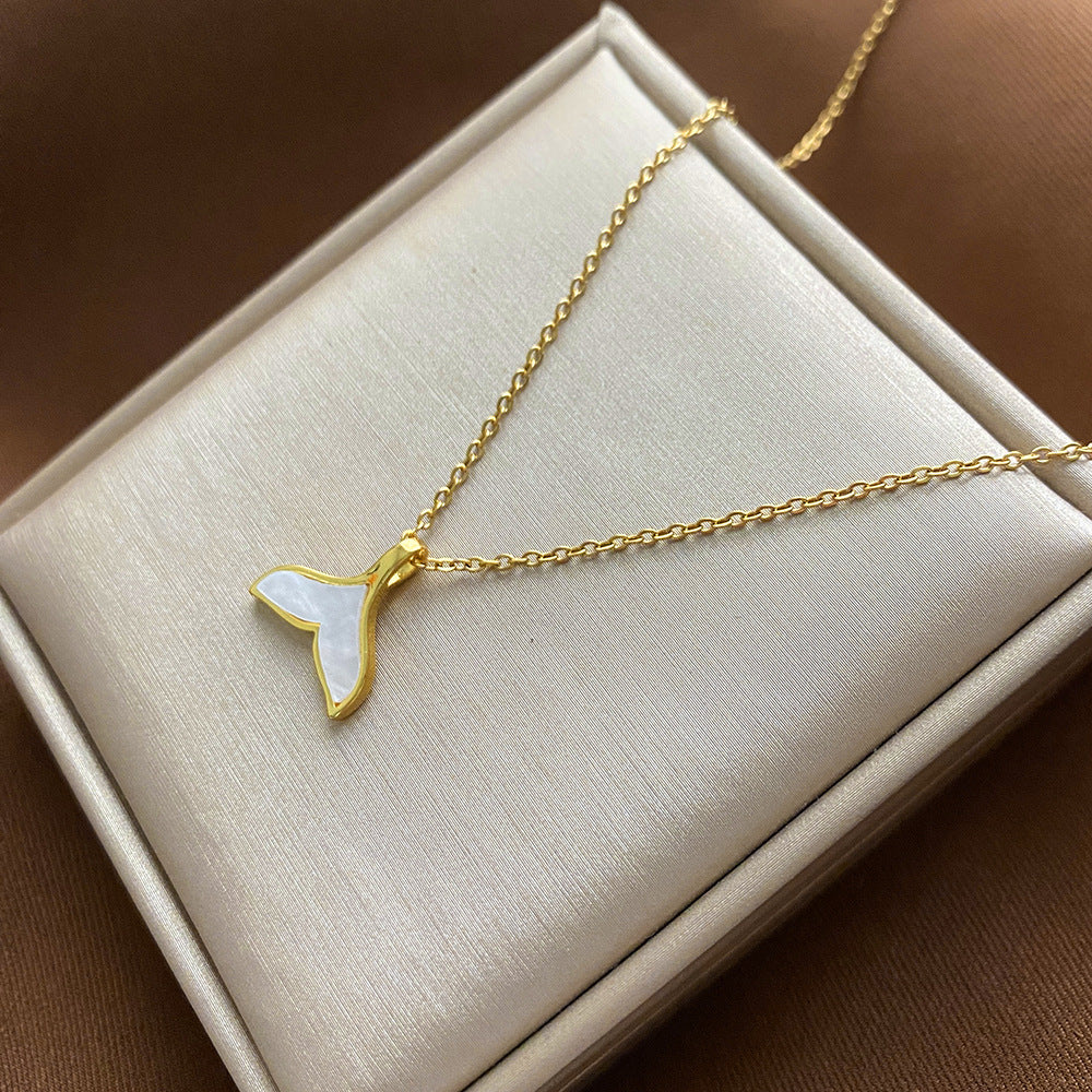 Collana con Ciondolo Floreale Minimalista per Donne e Uomini in Acciaio al Titanio con Catena a Serpente, Finitura Galvanizzata e Design Irregolare