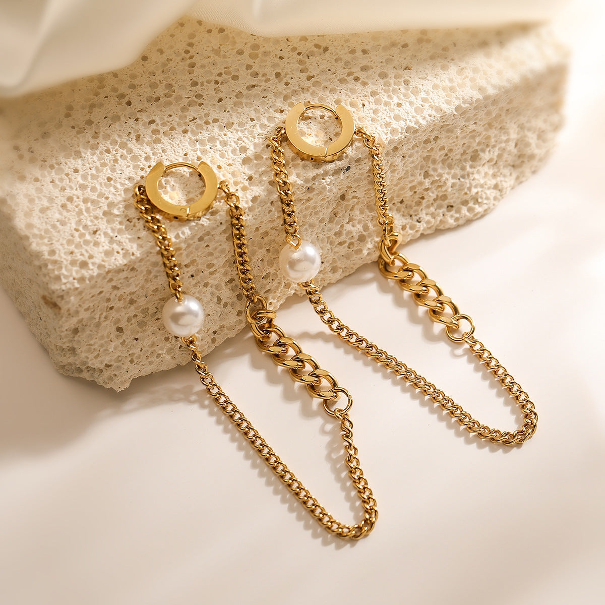 Orecchini a Nappa Geometrici Minimalisti in Acciaio Inox Placcato Oro 18K da Donna