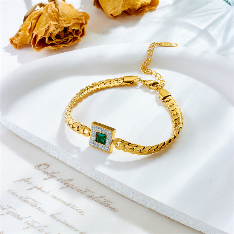 Conjunto de collar y pulsera minimalista vintage con colgante cuadrado verde esmeralda de acero de titanio con incrustaciones de diamantes de imitación y acabado chapado