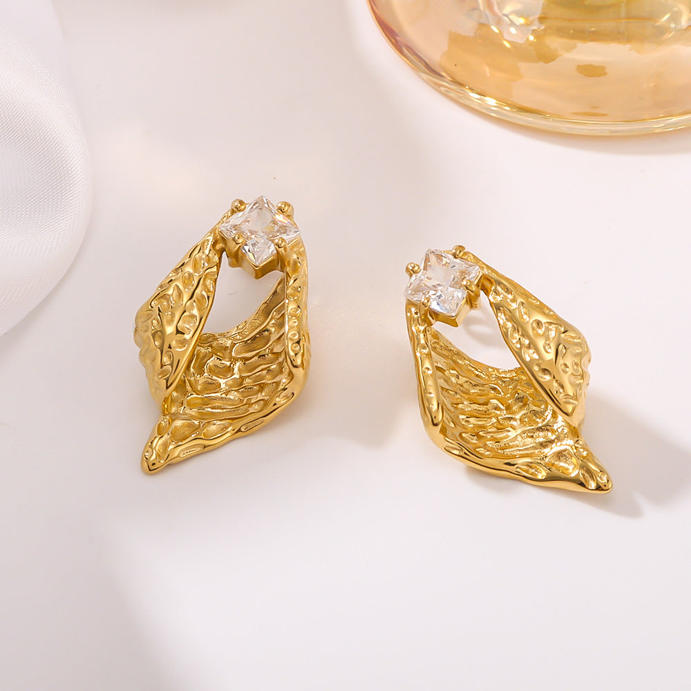 Orecchini da donna vintage asimmetrici geometrici in acciaio inossidabile con intarsio in zirconi e placcatura sottovuoto in oro 18 carati