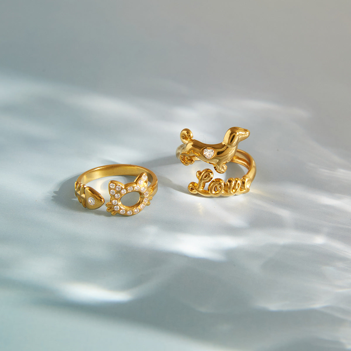 Anillo Minimalista Geométrico Dachshund Amor con Circonita Cúbica Acero Inoxidable PVD Joyería para Mujer