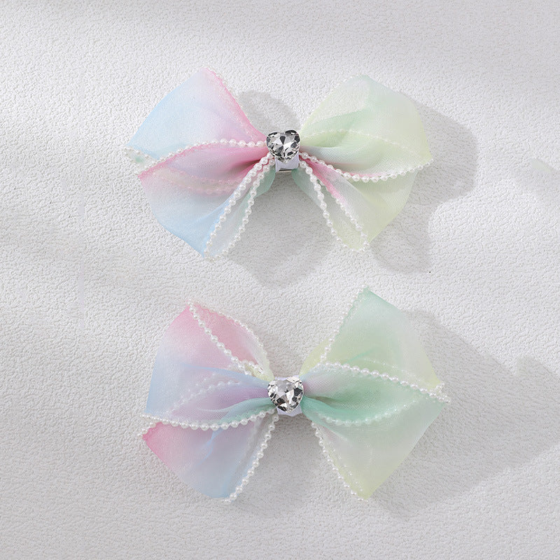 Pinza para el pelo de tul con diseño de arcoíris minimalista, lazo de perlas y acento de corazón para niños