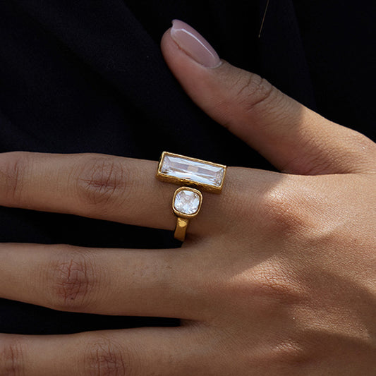 Anello Minimalista Geometrico in Acciaio Inossidabile da Donna con Intarsio di Strass Placcato