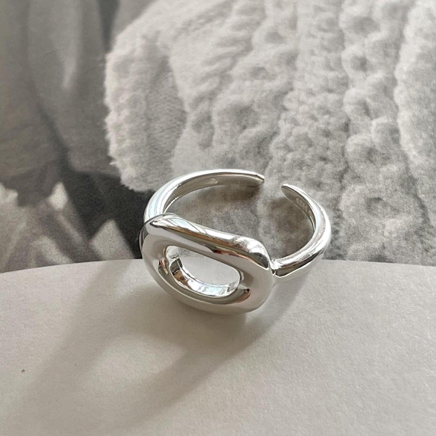 Anillo de plata minimalista geométrico ovalado para mujer, de plata de ley 925 con banda abierta