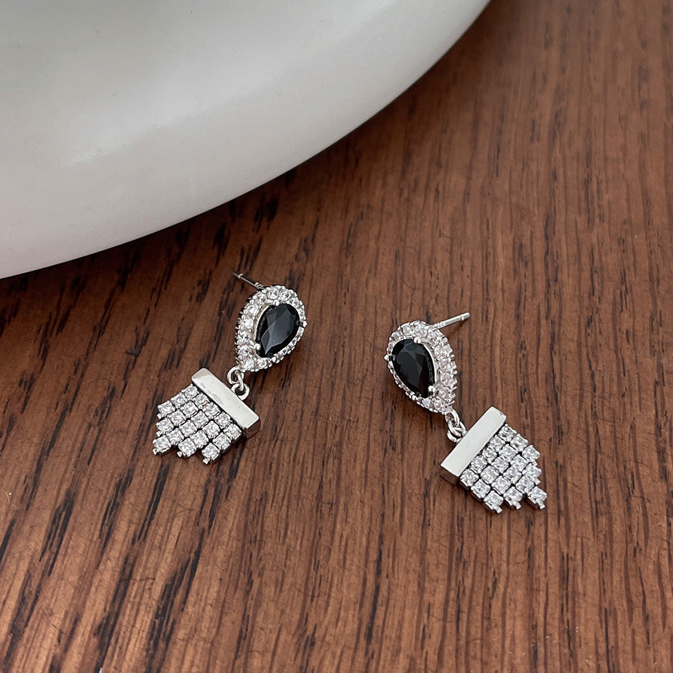 Pendientes de plata de ley 925 minimalistas con forma de estrella y circonitas negras
