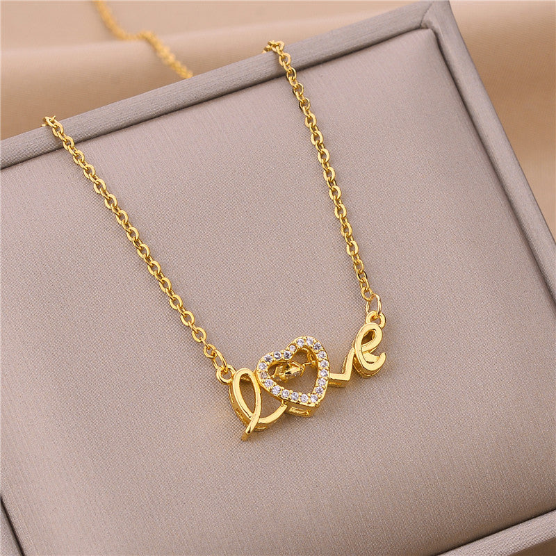 Collana Elegante da Donna in Acciaio al Titanio a Forma di Battito Cardiaco con Ciondolo Lettera d'Amore e Finitura Elettroplaccata