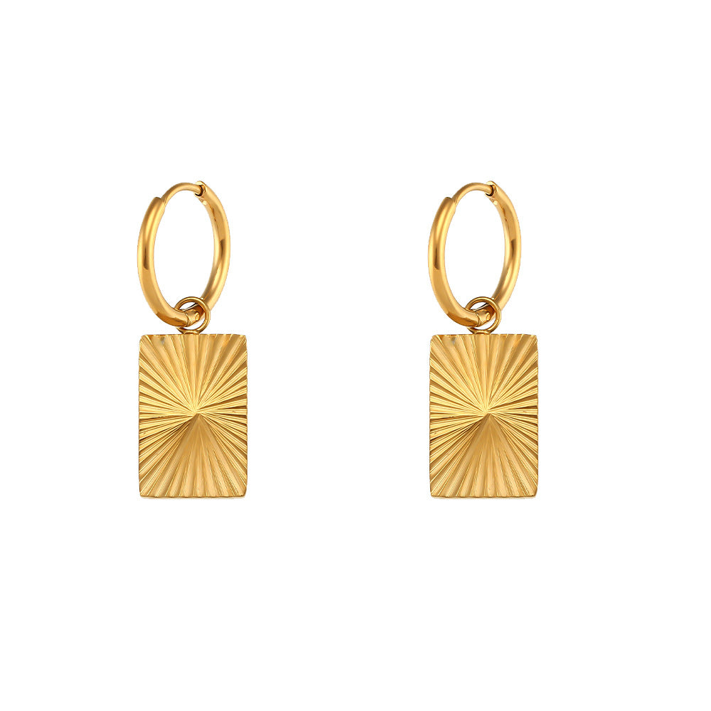 Fashion Geometric Stainless Steel Necklace with 18K Gold Plated Striped Pendant for Women