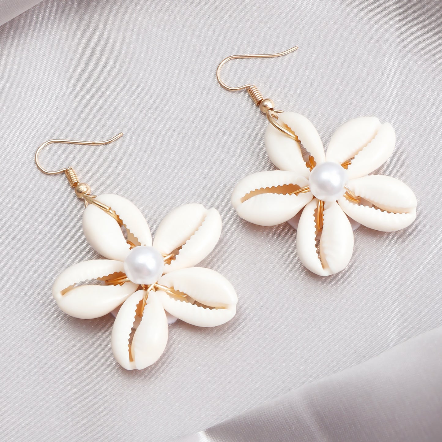 Pendientes colgantes de flor de concha tejidos a mano para mujer con forma geométrica, acabado galvanizado, estilo playero natural