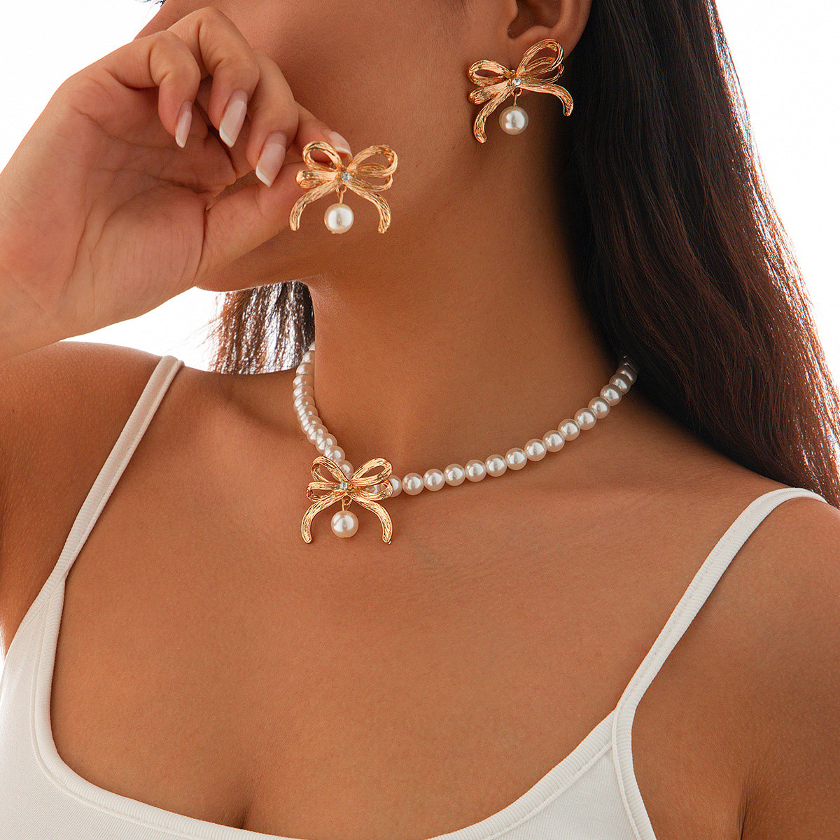 Luxury Elegant Geometric Alloy Bowknot Faux Pearl Ball Chain Necklace for Women
