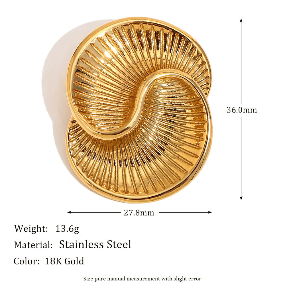 Geometric Heart-Shaped Stainless Steel Brooch with 18K Gold Plating and Oval Textured Surface