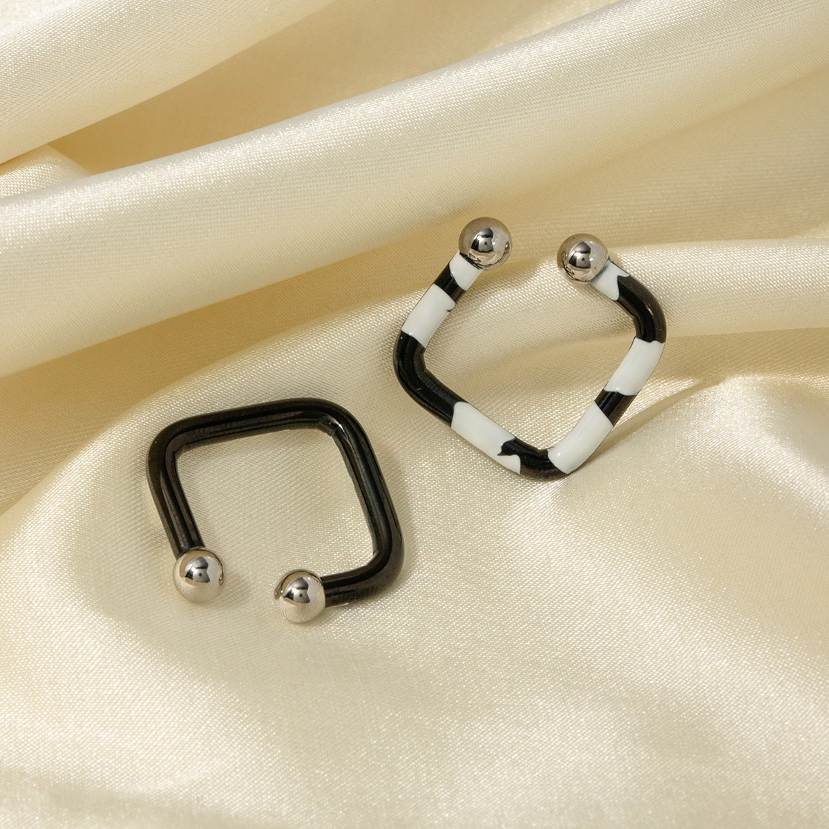 Minimalist Zebra-Print Enamel Stainless Steel Geometric Square Clip-On Earrings for Women