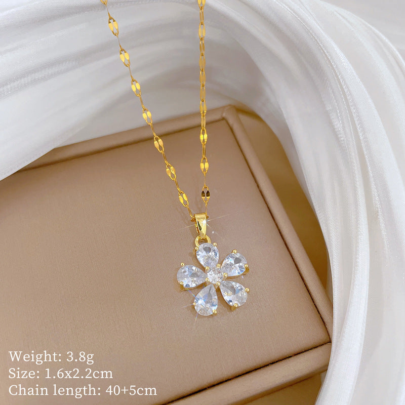 Sweet Minimalist Five-Petal Flower Rhinestone Inlay Titanium Steel Necklace for Unisex