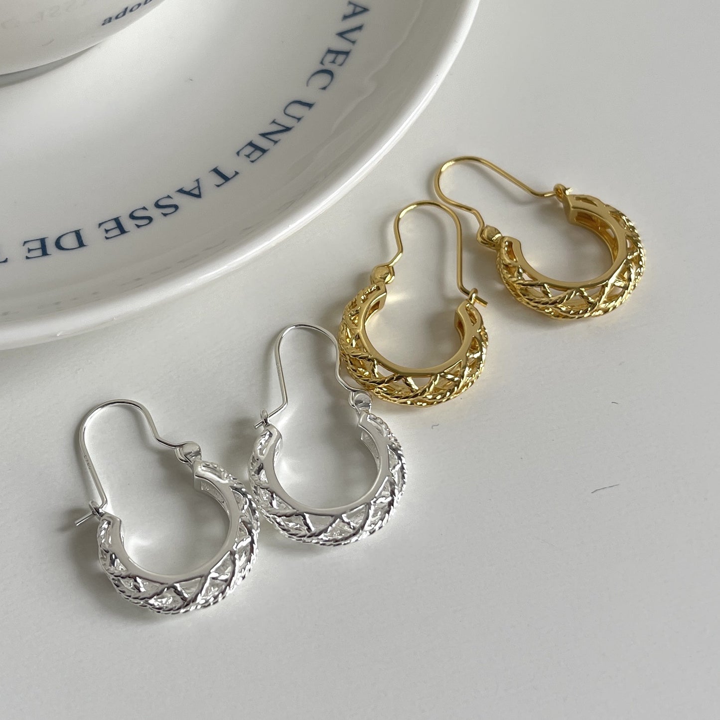 Vintage Minimalist Ethnic 925 Sterling Silver Teardrop Geometric Inlaid Pearl Earrings for Women