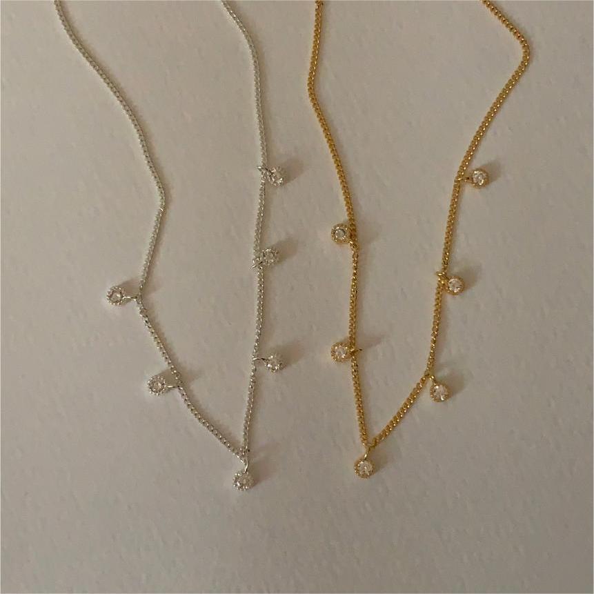 Collana con Pendente Geometrico Minimalista in Argento Sterling 925 con Zirconia Cubica, Stile Catena Chicco di Mais